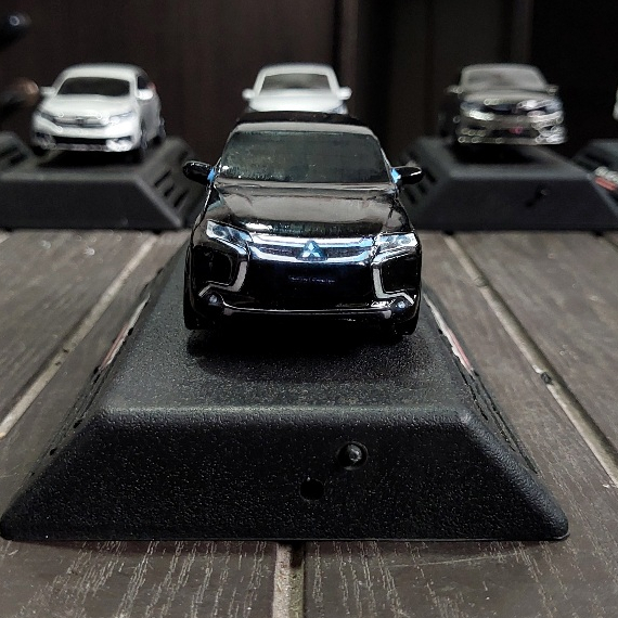 Pengharum Mobil Unik Miniatur Pajero Parfume Car Freshener