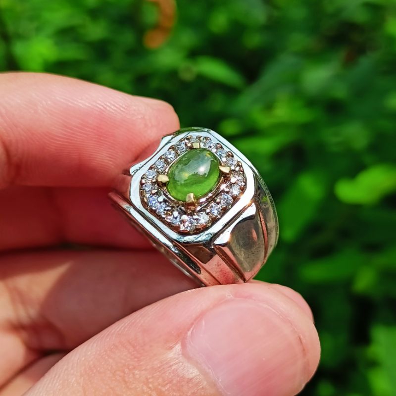 Cincin Batu Green Sapphire Madagascar Natural Stone
