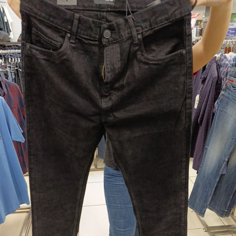 Celana Jeans standar TRIPLE JEANS di Ramayana Sadang