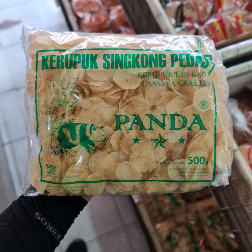

Kerupuk Singkong Mentah Cap Panda 500gr / Krupuk Singkong Pedas Mentah