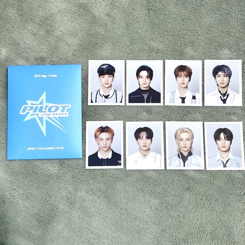 [SHARING] Stray Kids - StrayKids Official Merch ID PHOTO SET from 3rd Fanmeeting [PILOT : FOR ★★★★★]