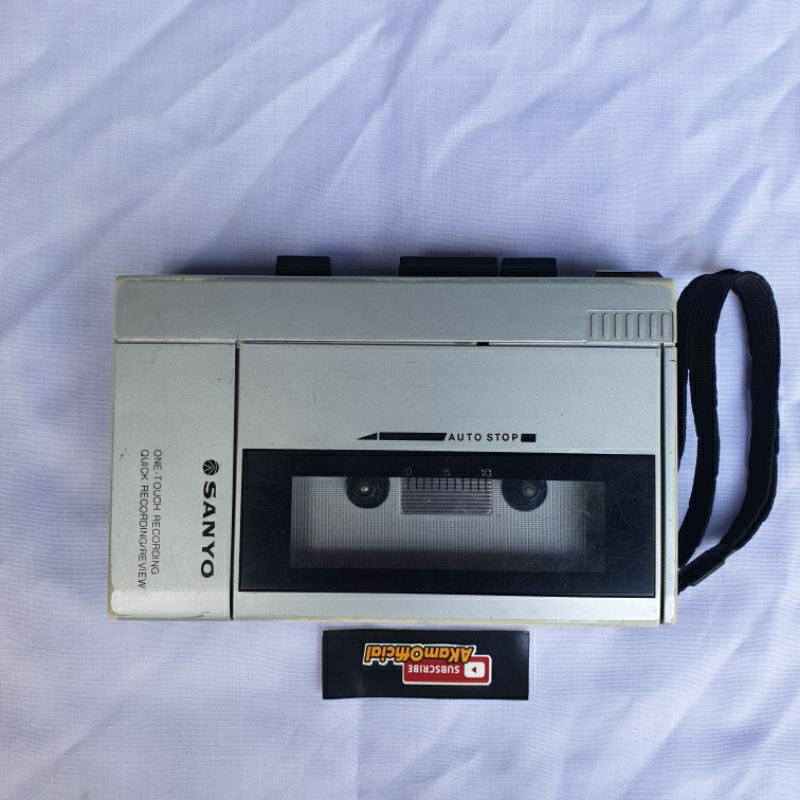 Walkman Sanyo Tipe M1010 Cassette Recorder