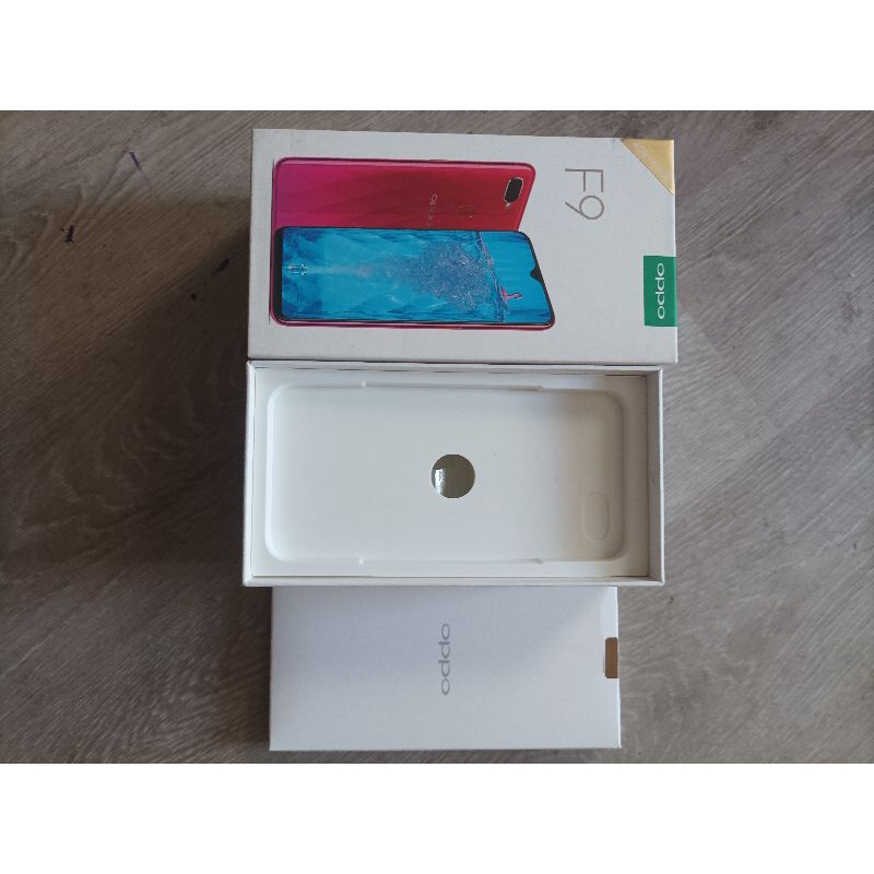 

dus box bekas Oppo f9