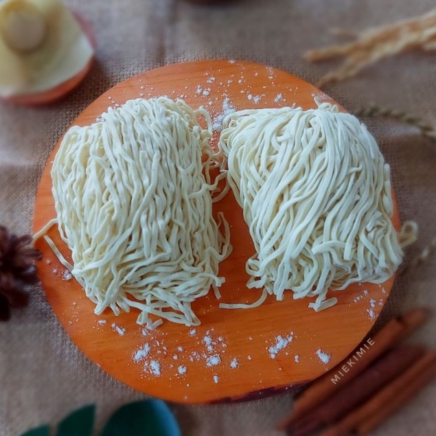 

TIPE ANP6 MIN ORDER 5KG KHUSUS MIE TELUR MIE BASAH MIE MENTAH MIE AYAM HOMEMADE TANPA PENGAWET MIEKIMIE