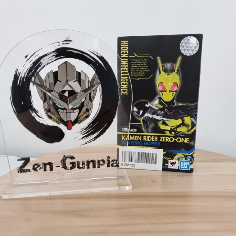 SHF Kamen Rider Zero One Realizing Hopper BANDAI Original