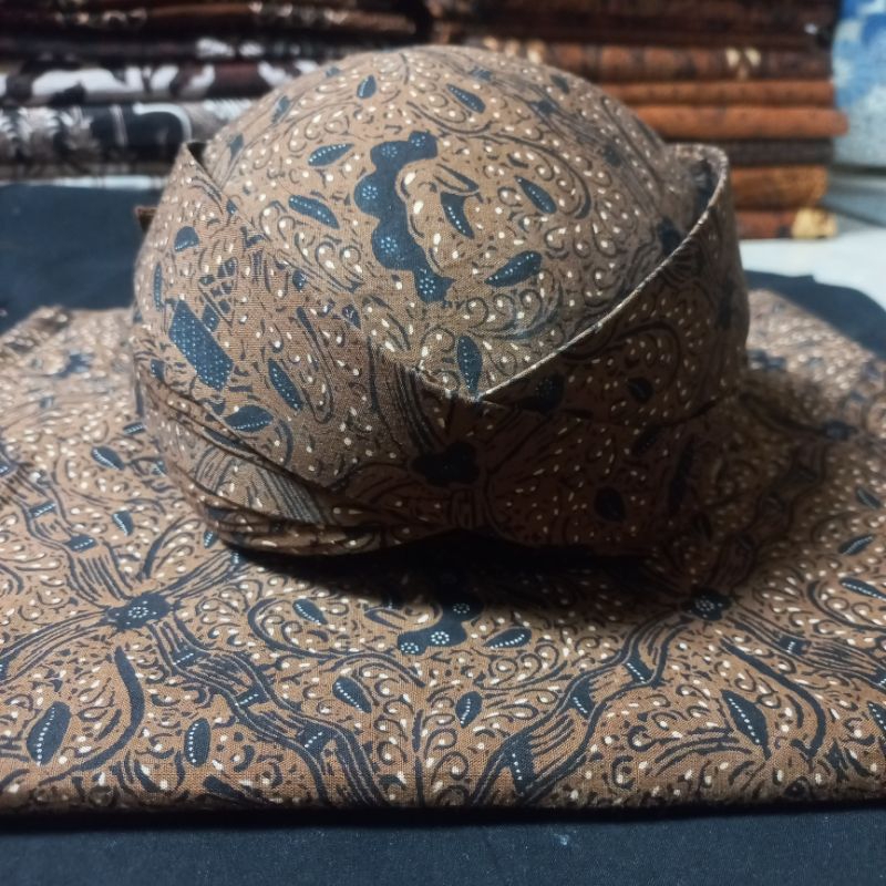 Blangkon Variasi Solo Purbawan Motif Jarik Sidomukti Coklat Tua