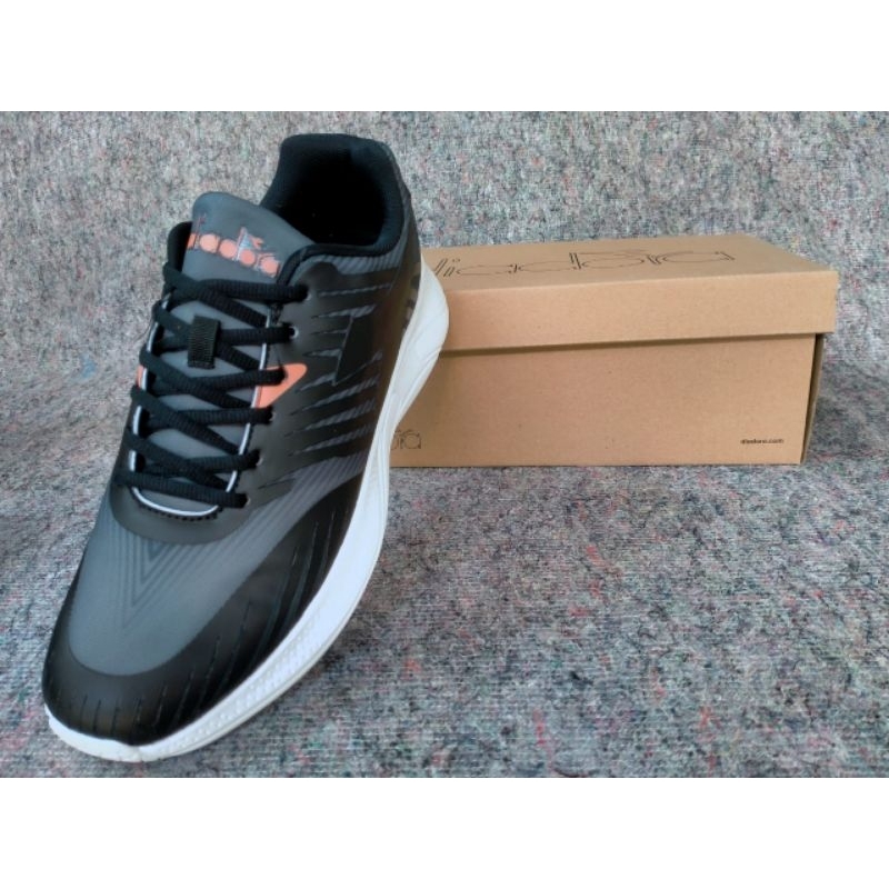 sepatu sport runing joging lari diadora Griffin black hitam