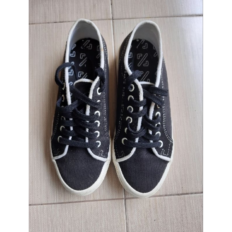 preloved sepatu amazara sz 41 hitam
