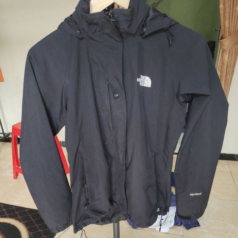 jaket tnf hyvent