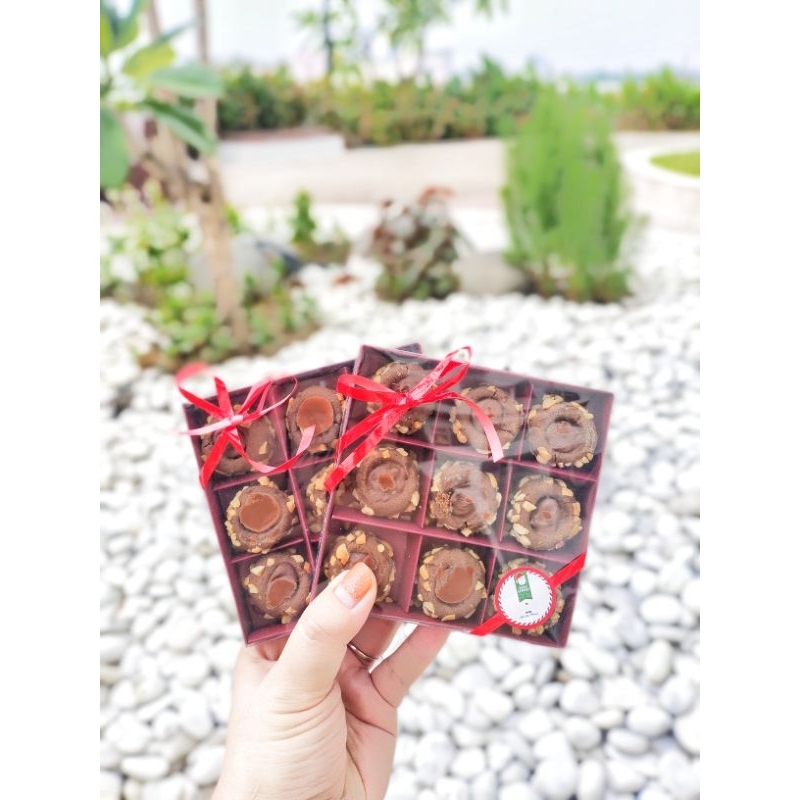 

nutella lumer cookies / box isi 9pcs / hampers kue kering eid mubarak parcel lebaran gift 2024