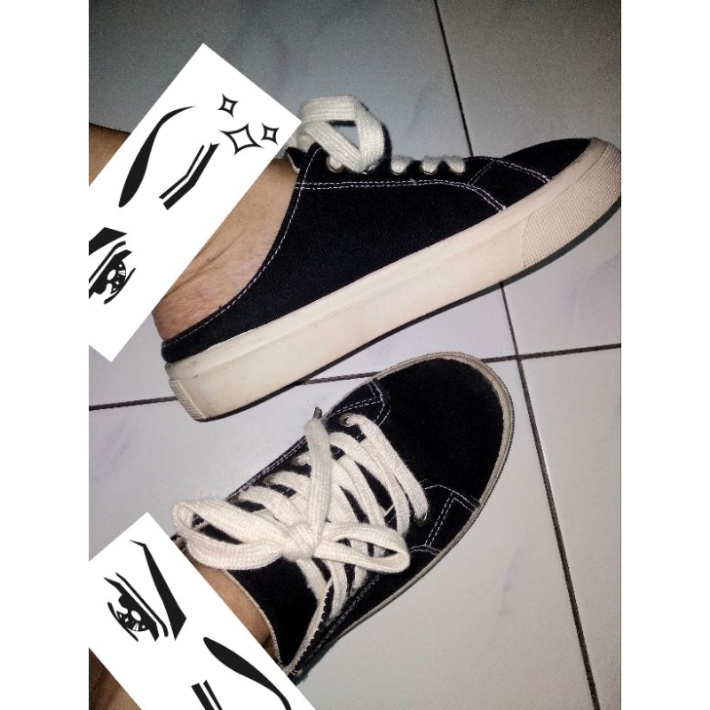 Sepatu Hitam Slip on Rubi Uk 37 (Preloved)