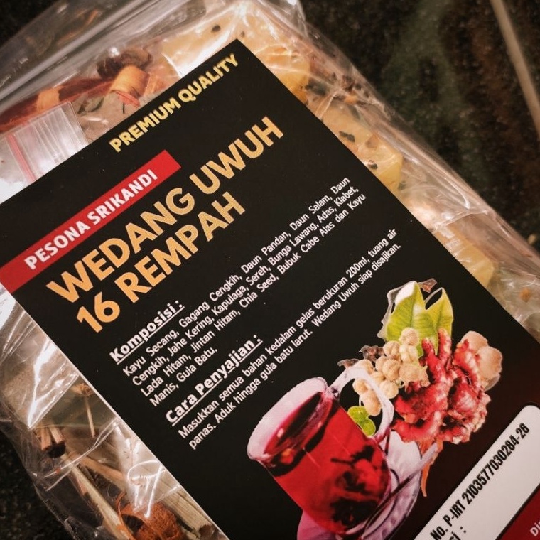 

Hanya hari Ini 1 pcs Pesona Srikandi Wedang Uwuh 16 Rempah Plus Gula Batu Premium 3 gram Get it now