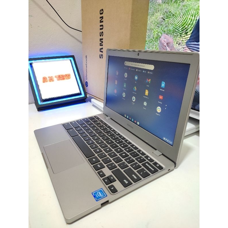Laptop Samsung Chromebook 4 Celeron N4020 [ RAM 4GB 32GB eMMC - 11.6 Inch HD - RESMI SEIN ]