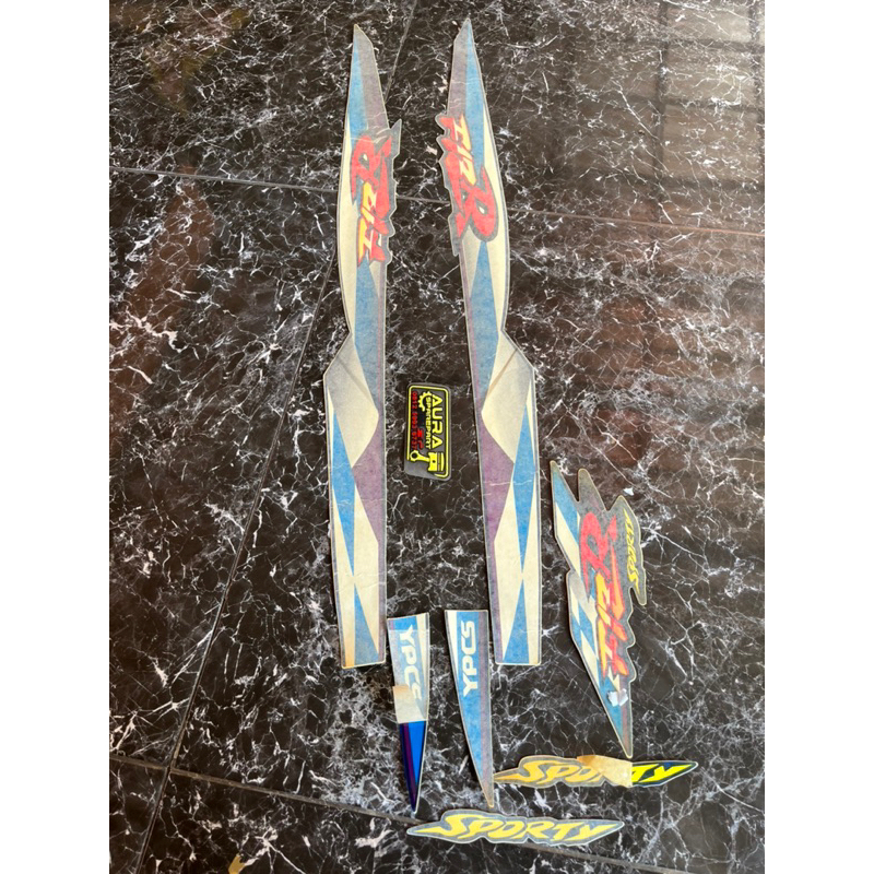 striping f1zr ungu  laminasi