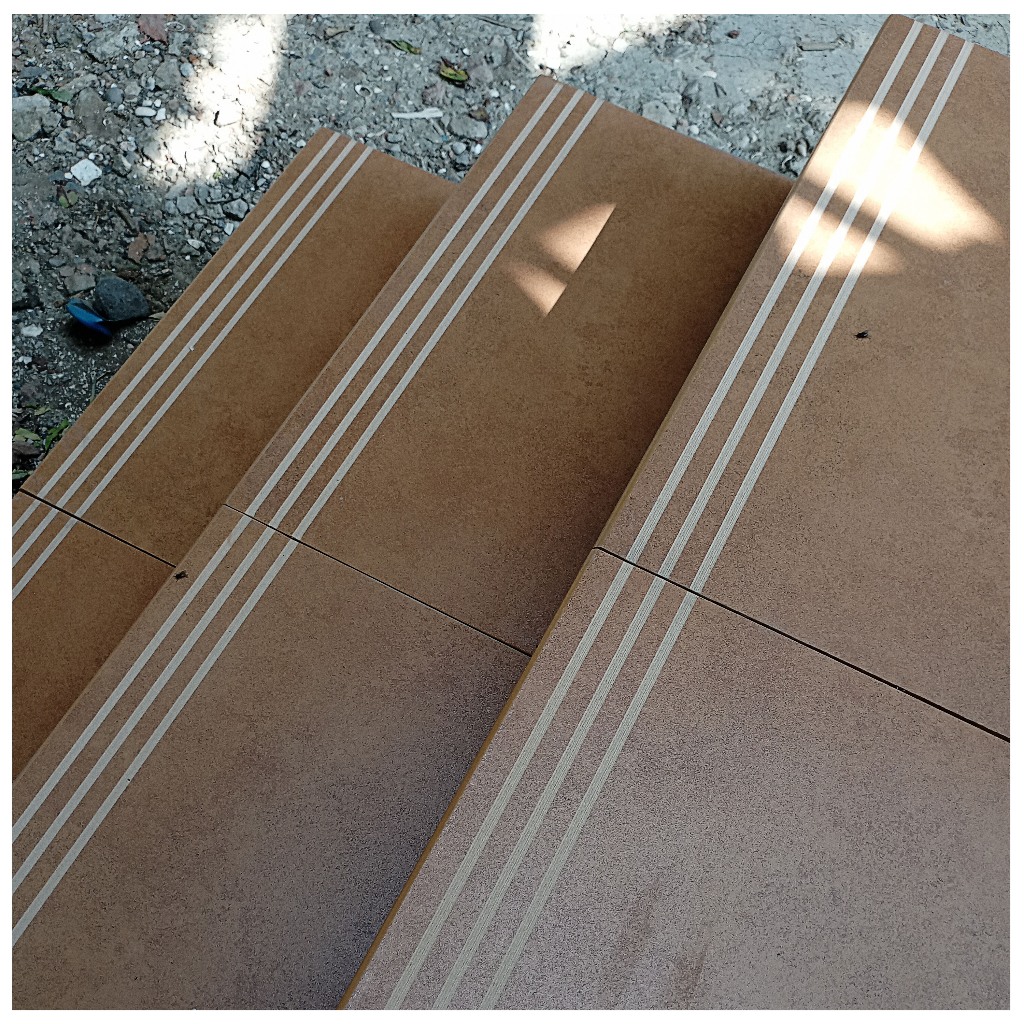 Stepnosing Granit 30x50 Coklat Oranye Rustic Lantai Tangga Anti selip Pingul Original Granite Tile