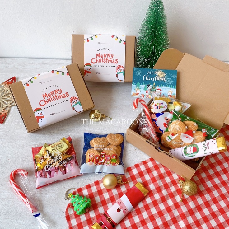 

KODE FCJ194 Ready Stock Hampers Natal Coklat Candy Cane Keychain Cookies Parcel Kado Natal Bingkisan Christmas Cookiee Santa Claus Chocolate Almond Termurah
