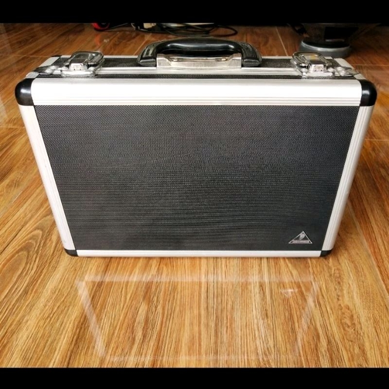 hardcase mic behringer