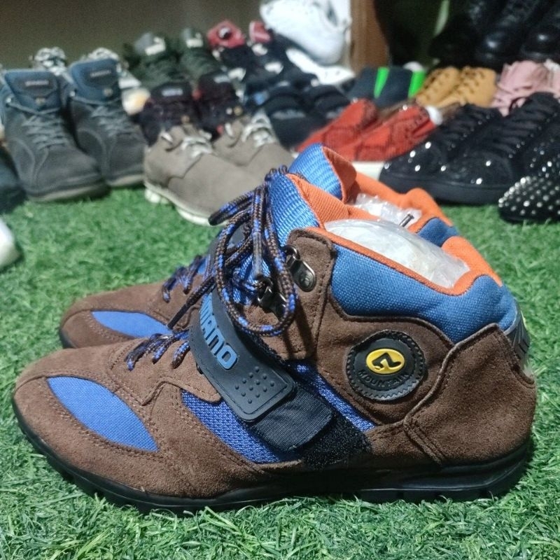 sepatu sepeda SHIMANO MOUNTAIN