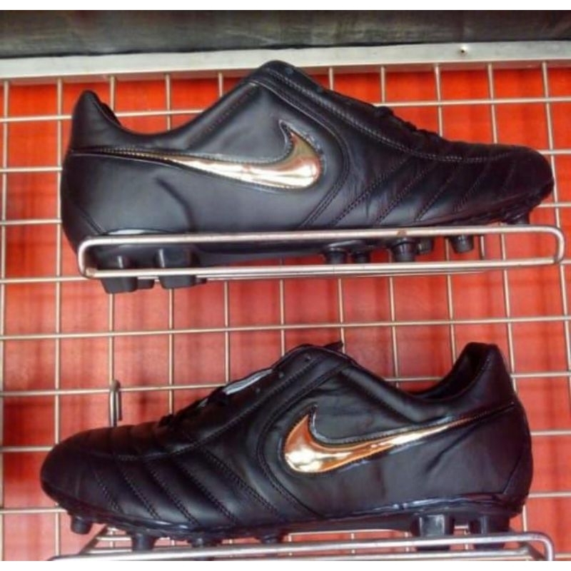Sepatu bola  handmade original kulit