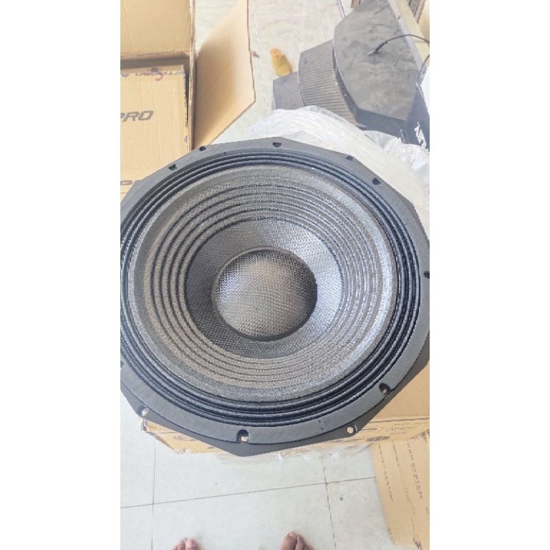 SPIKER ZETAPRO 18VC5 CARBON SPEAKER ZETAPRO 18 INCH 18VC5 CARBON 18 VC 5 DAUN CARBON