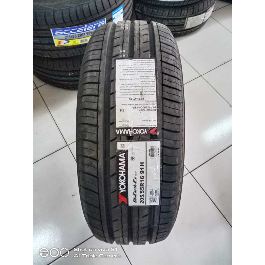 Ban Mobil Standar Expander Merk YOKOHAMA blueart -ES32 Ukuran 205 55 R16