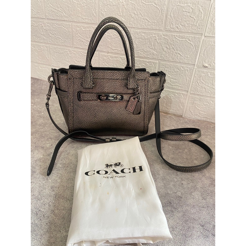 Preloved Coach Swagger 21