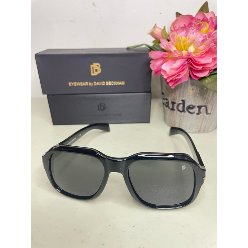 David Beckham 7090/S - Black - Dark Grey Shaded Sunglasses