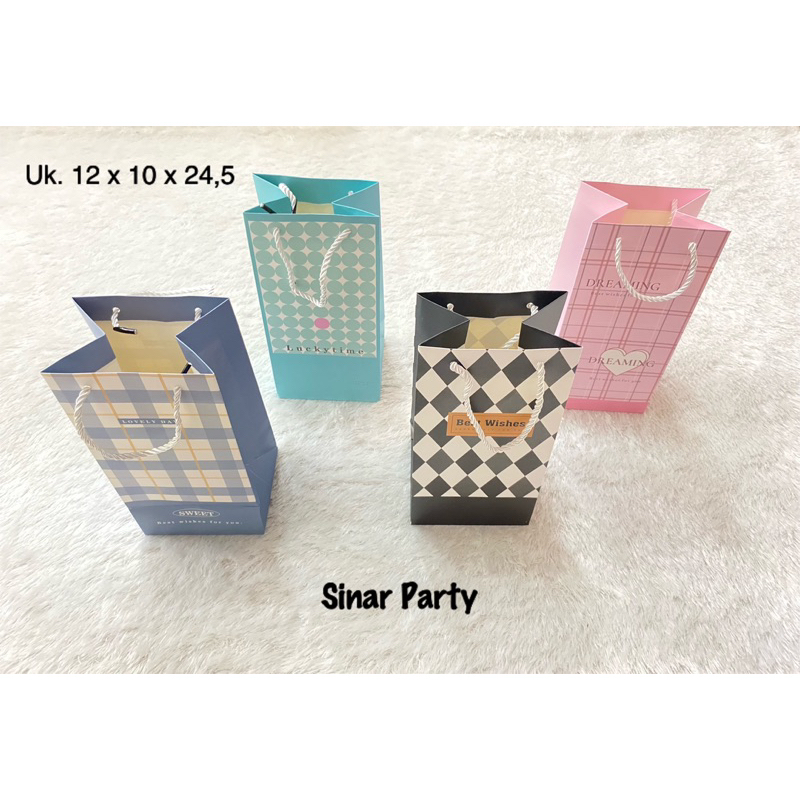 

Paper Bag ukuran Tinggi Motif Lucu