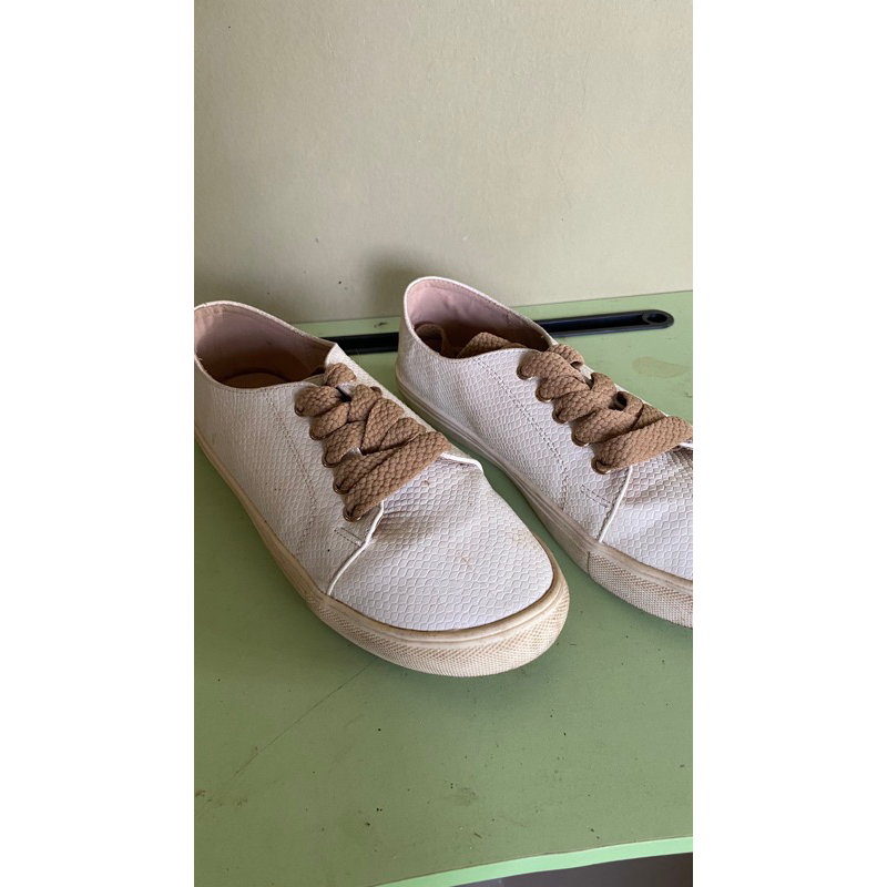 Preloved Sepatu Nevada