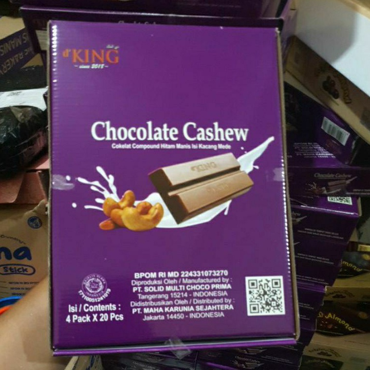 

READY STOK 1 kardus coklat cashew isi 4 pack 8 picis coklat musdalifah