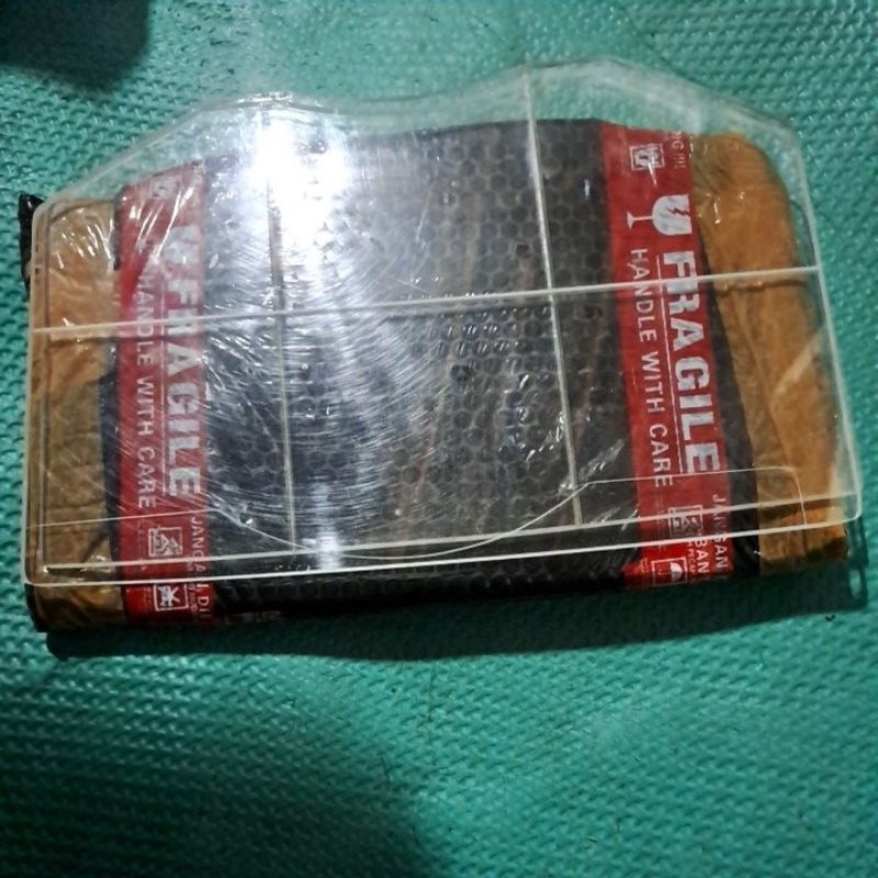 akrilik bekas bukan ori utk tatakan tengah kulkas aqua 2pintu minus/rijek