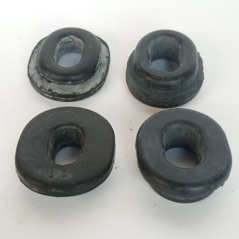karet bodi tutup  aki Yamaha  RX king RX special 4 pcs