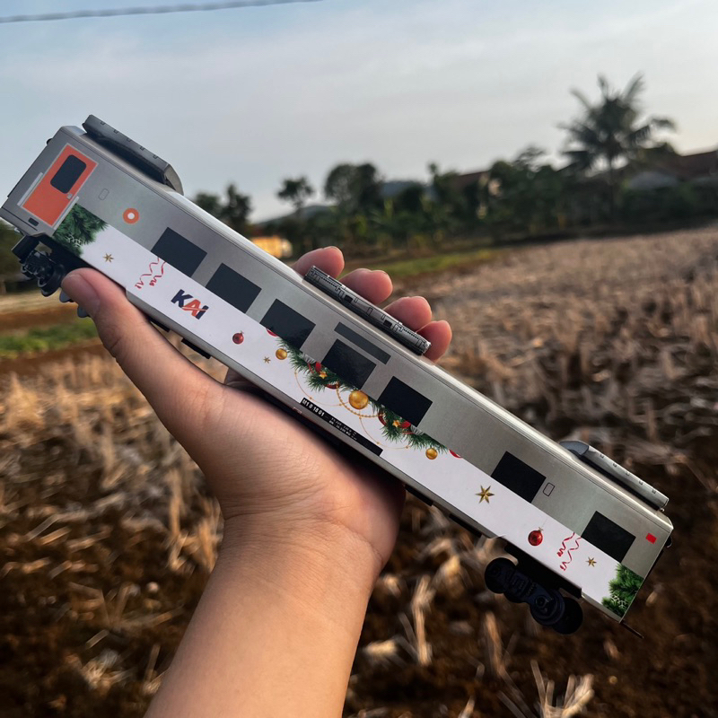 Mainan Miniatur Kereta Api Gerbong MAKAN Stainless tell  Livery NATARU 2023 ,paling murah,Mainan ker