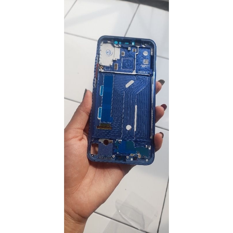 FRAME DUDUKAN TATAKAN LCD XIOMI MI 8 FRAME TATAKAN LCD
