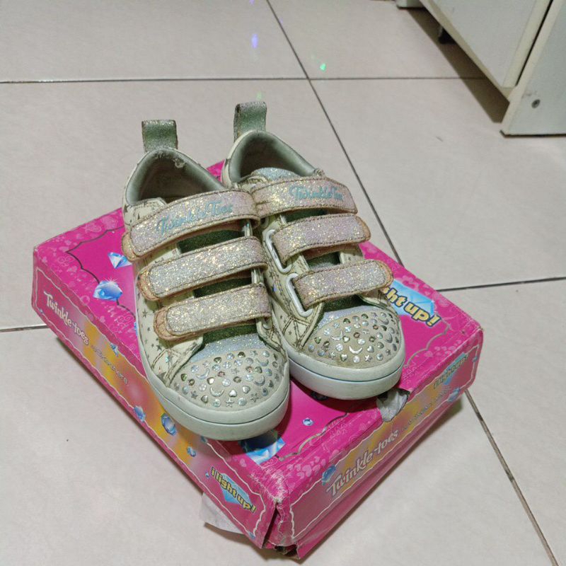 Skechers kids Twinkle toes size 27 preloved