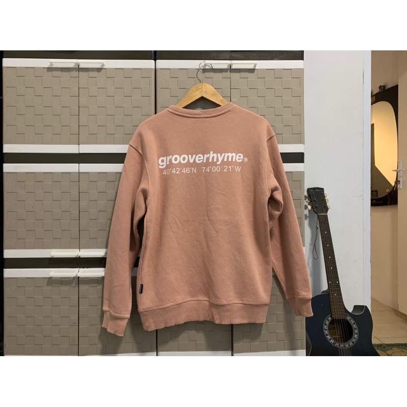 grooverhyme crewneck merah jambu pink