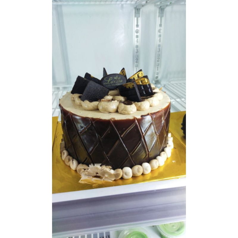 

Black forest sirgan balok gold Larissa bakery - cake ultah - kue ulang tahun black forest