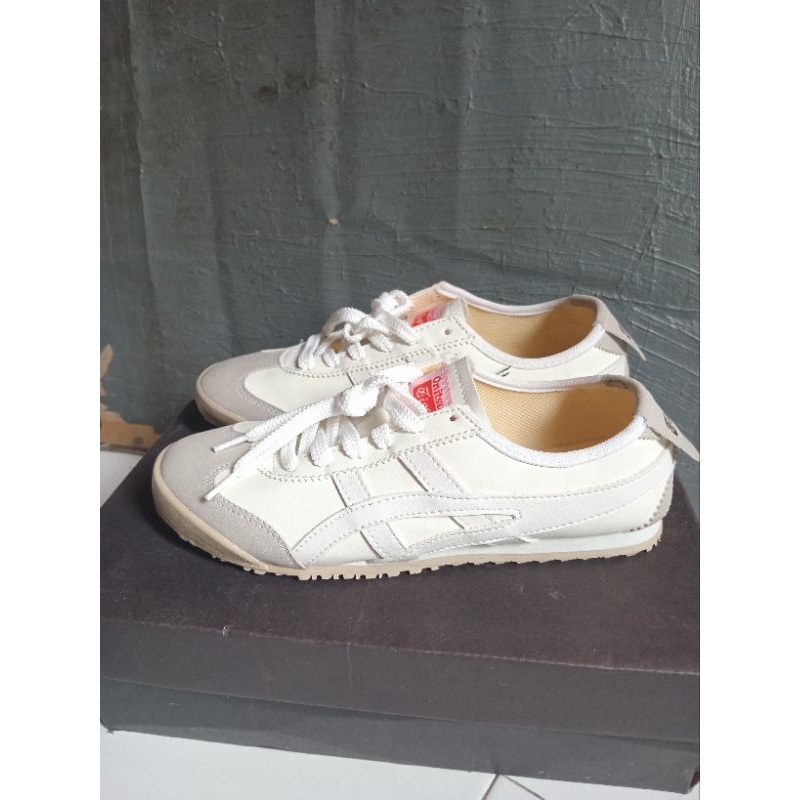 Sepatu Onitsuka Tiger white made in vietnam uk.39 insole 24