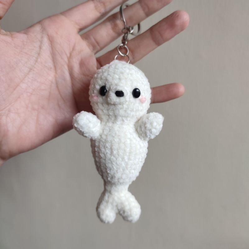 keychain mama seal amigurumi | boneka rajut anjing laut handmade