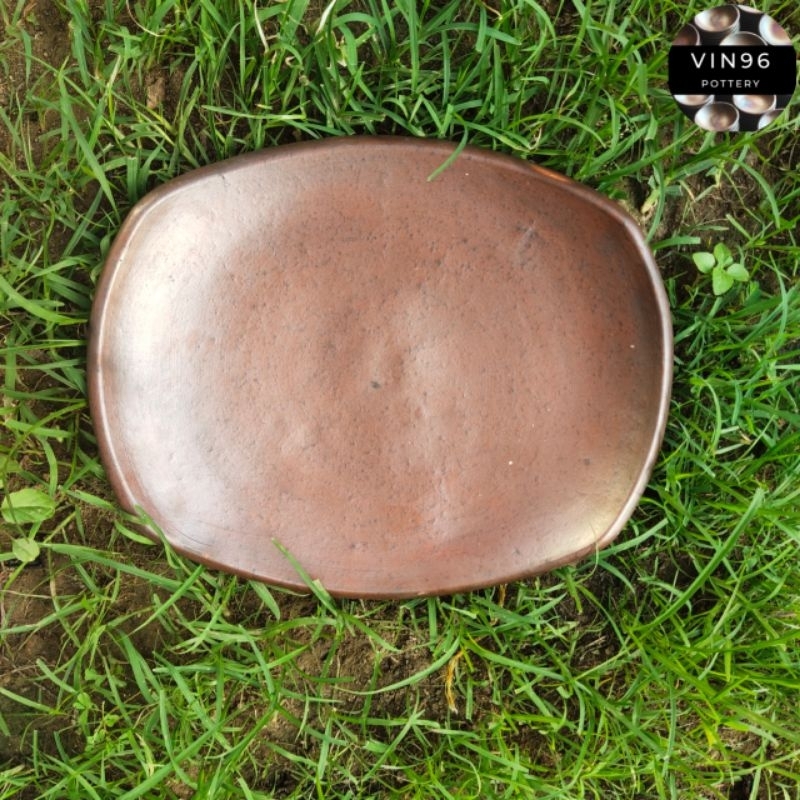 piring gerabah tanah liat