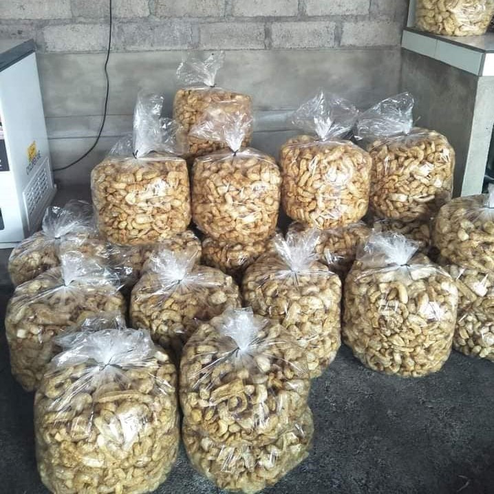 

Kerupuk Kuli Babi 1 Kg Kemasan Bolang 100% Asli | Tanpa Bahan Pengawet Kualitas Premium | Harga Termurah | Produsen Tangan Pertama