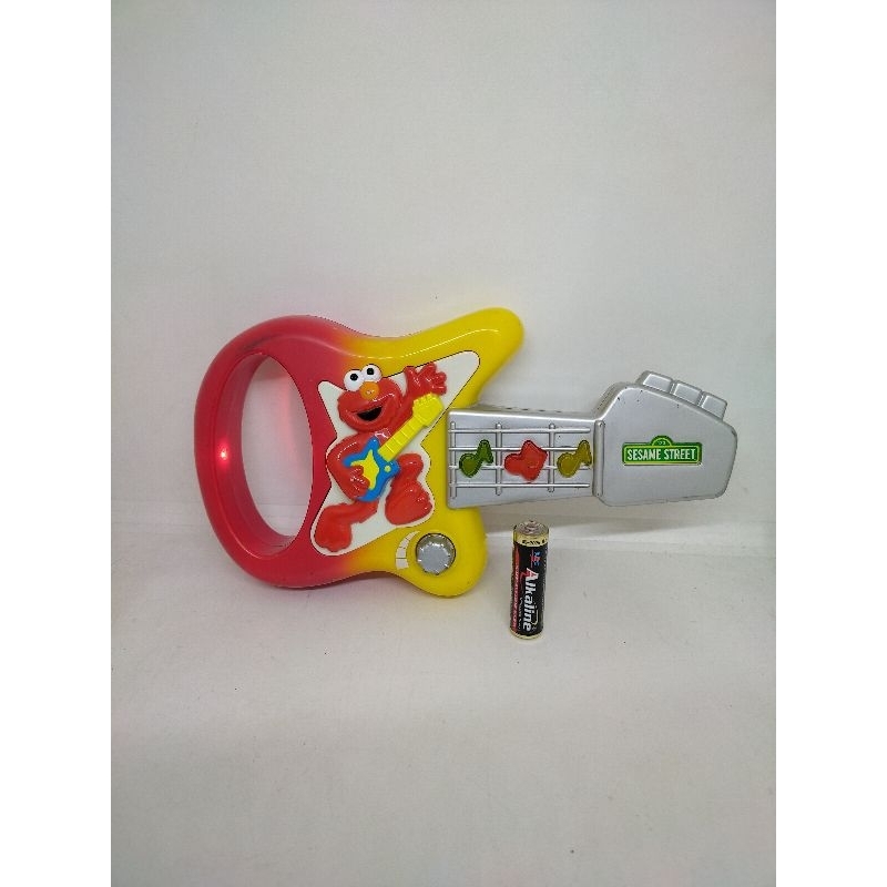 MAINAN GITAR SESAME STREET ELMO ROCKING LIGHT MATTEL