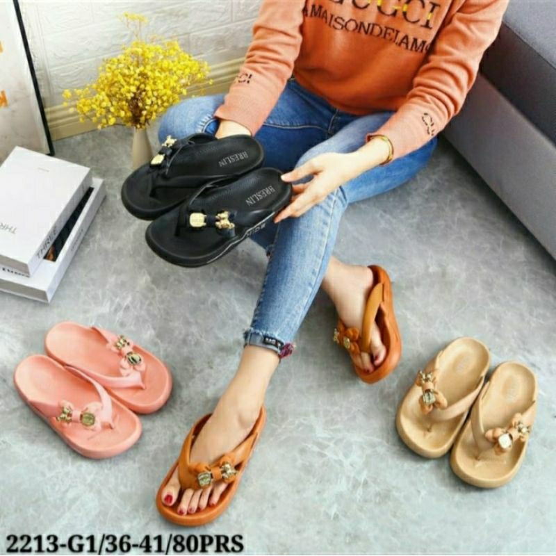 Sandal Karet Tebal Breslin Jepit Cewek