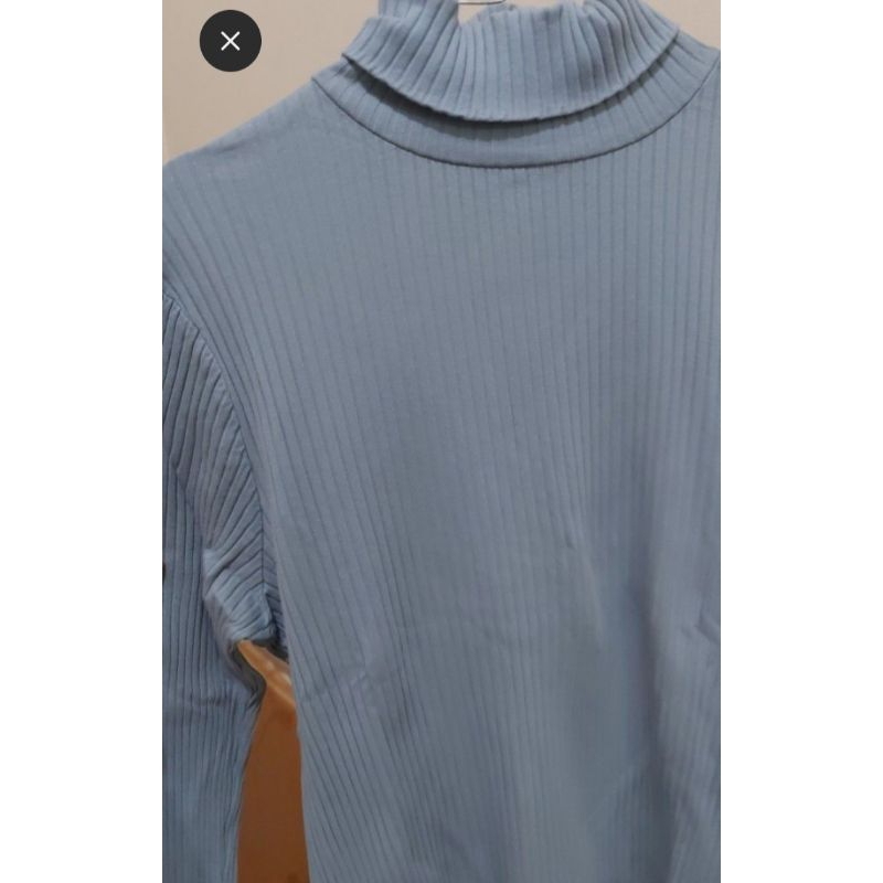 Preloved halter turtle boat neck biru muda ribbed knit lidi