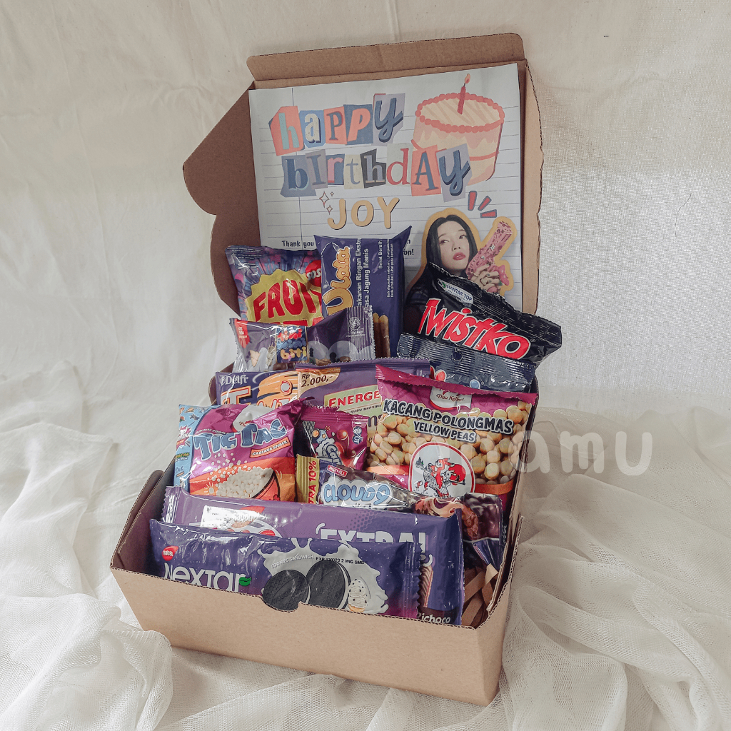 

Hampers Gift Ultah Kado Cewek Cowok Warna Ungu Snackbox Parcel Ulang Tahun