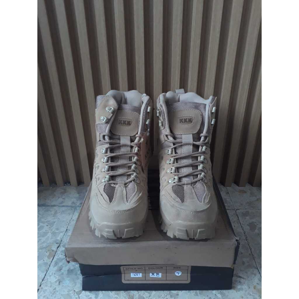 SEPATU KKK+ Termurah