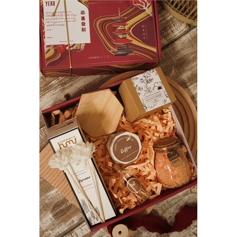 

Promo 7.7 HEFEI - Hampers Imlek/Hampers Sincia/Hampers CNY/Aromatheraphy set