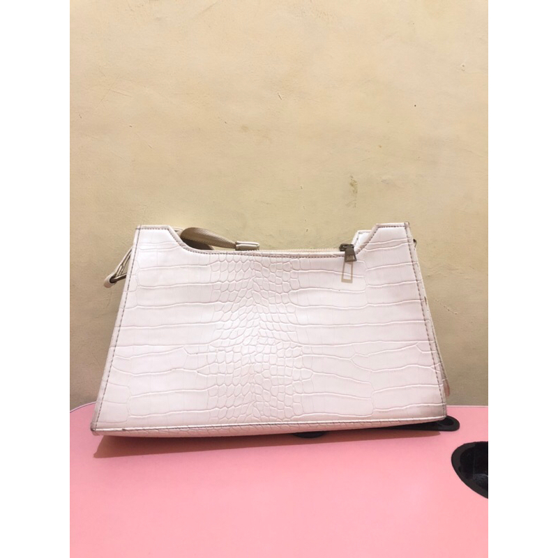 Preloved shoulder bag Helsadict croco broken white