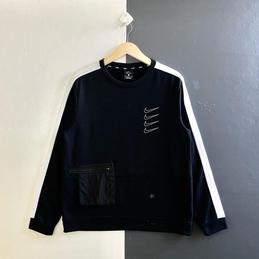 Crewneck Swoosh Vintage Black White Limited Rare Stock Original Authentic 100% Asli Baju Lengan Panj