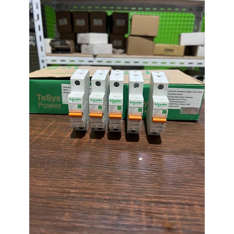 MCB DOMAE SCHNEIDER 1P 4A DOMF01104 ORIGINAL ASLI